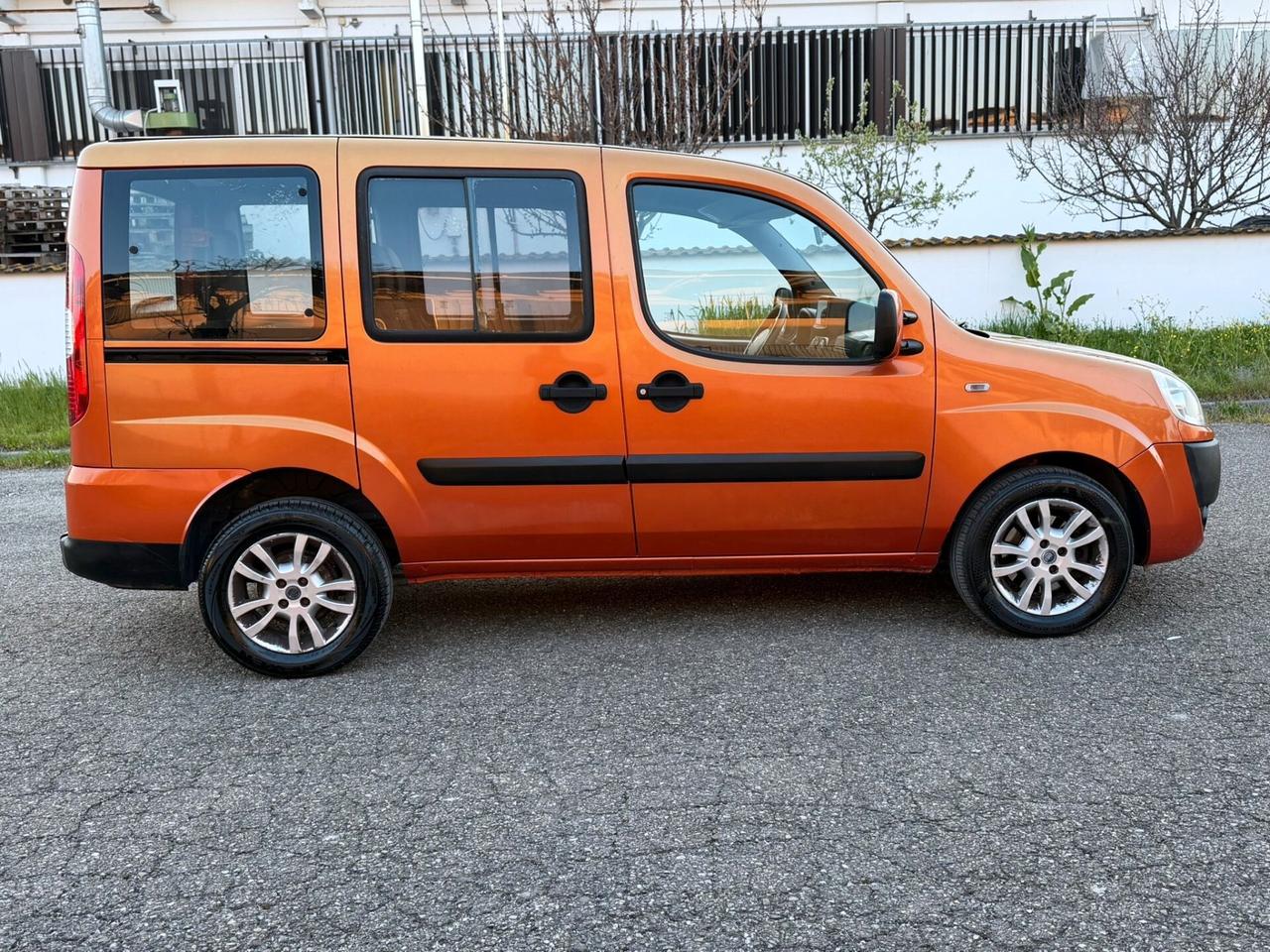 Fiat Doblo 1.9 MJT 105 CV Passo Lungo 5 posti