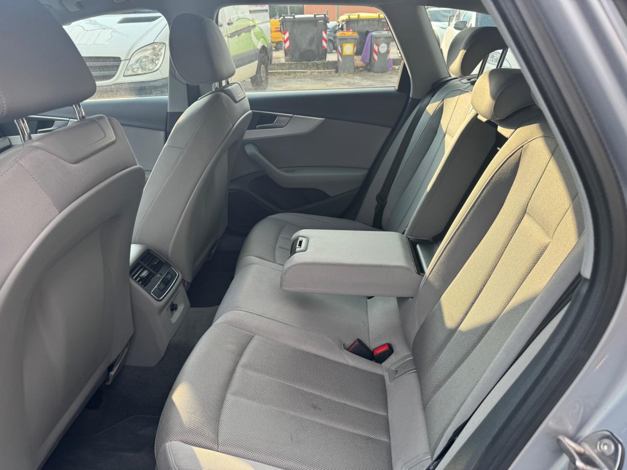 Audi A4 2.0 TDI 150 CV ultra Business