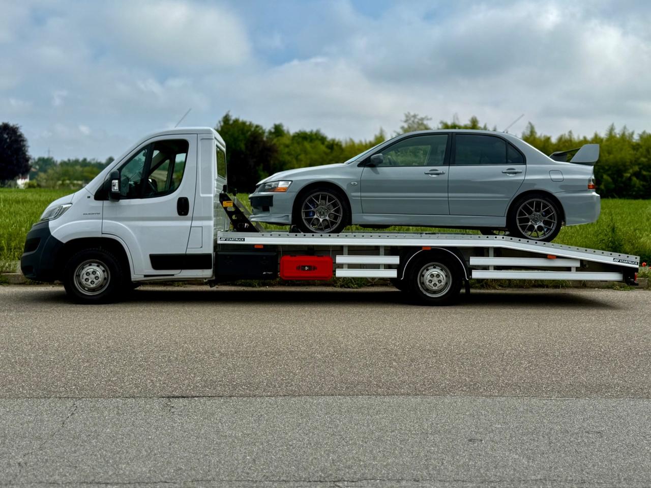 Servizio Carroattrezzi Trasporti/Recuperi auto Startruck