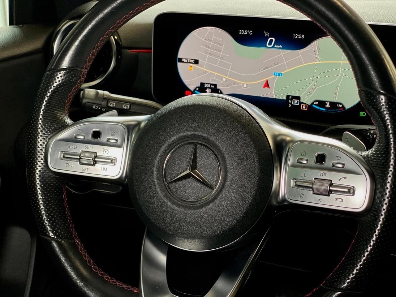 Mercedes Classe A 180d Auto Premium AMG 18" MBUX LED