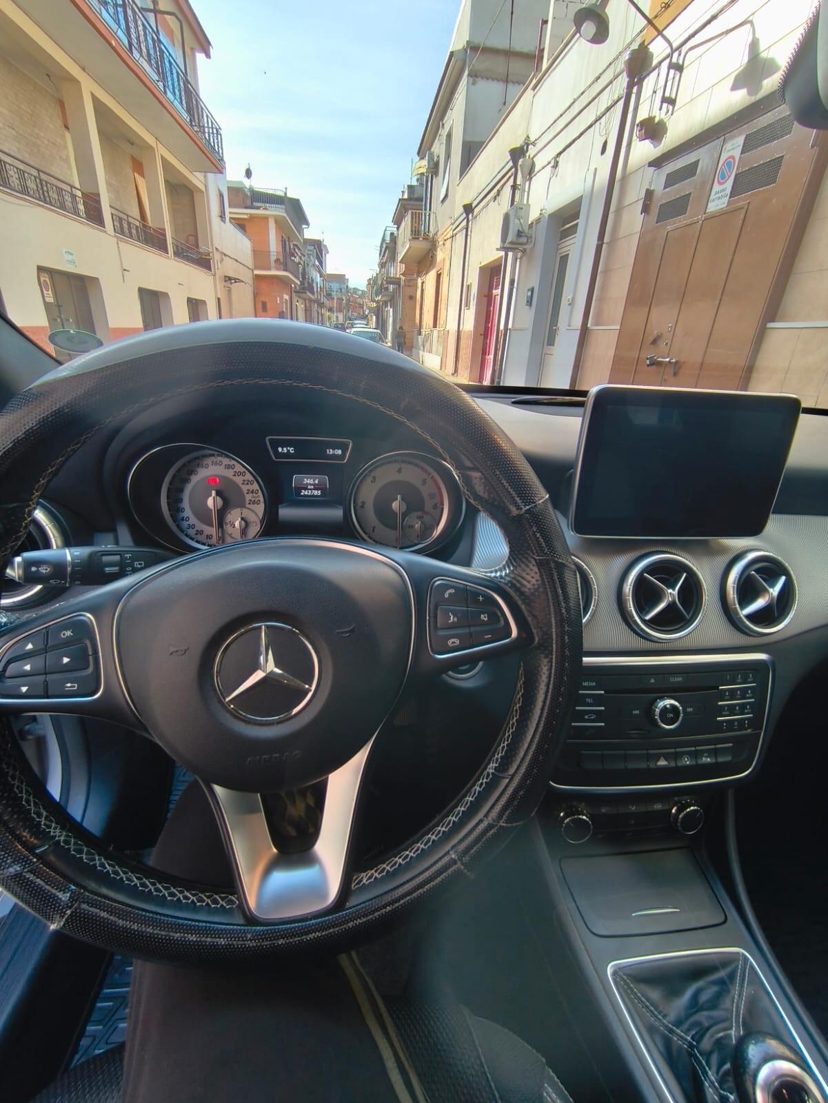 Mercedes-benz CLA 200 CDI S.W. Premium cv 136 cambio manuale