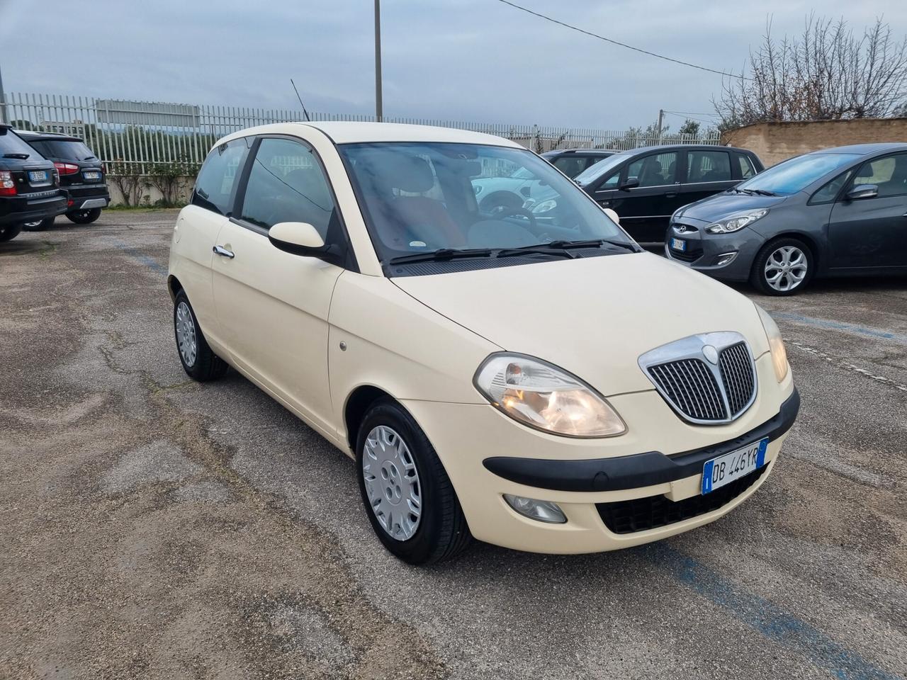 Lancia Ypsilon 1.2 16V Oro
