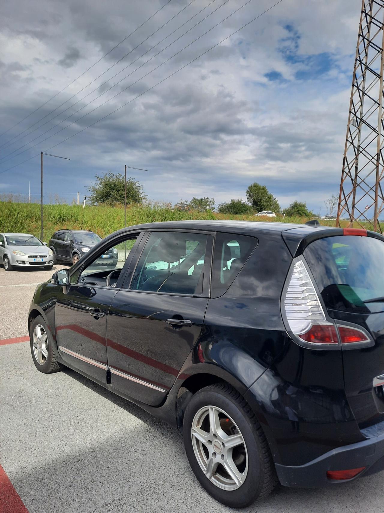 Renault Scenic Scénic XMod 1.5 dCi 110CV UNICO.PRO