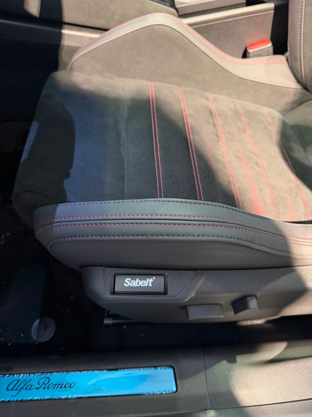 Alfa Romeo Junior 1.2 145 CV Hybrid eDCT6 Speciale