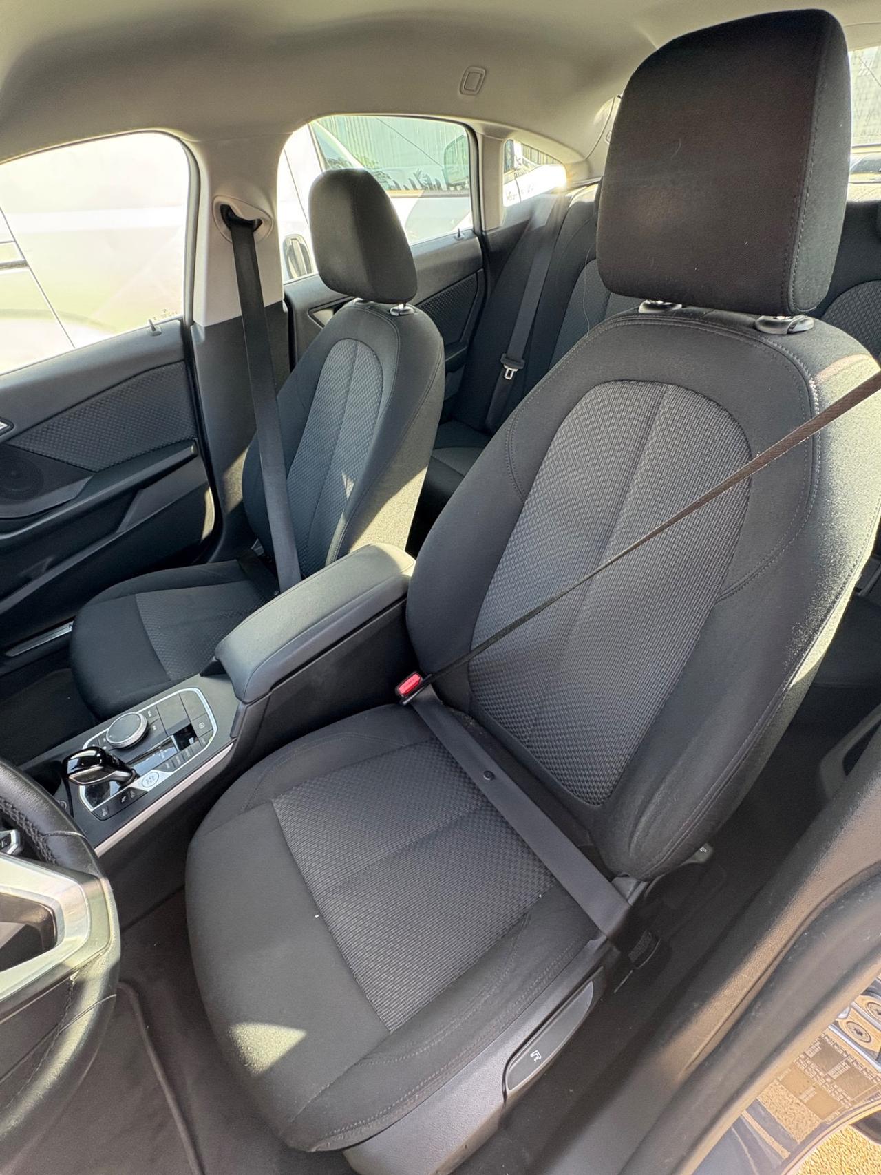 Bmw 218 216d Business Advantage Autom.