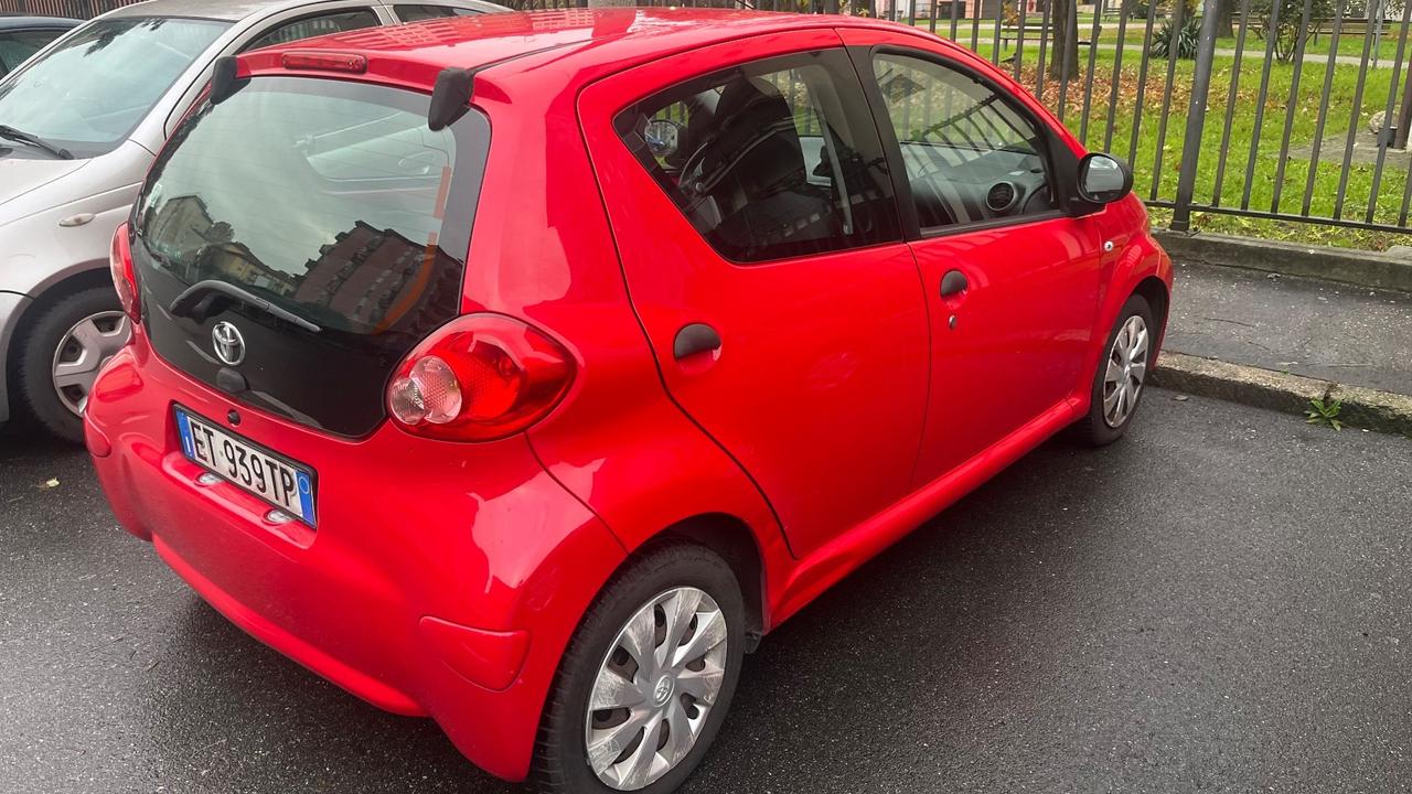 Toyota Aygo 1.0 12V VVT-i 3 porte Lounge Connect