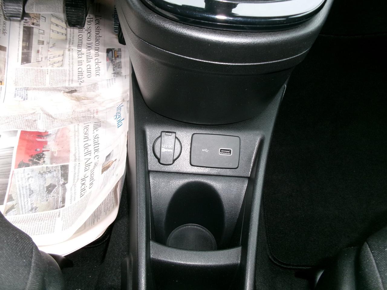 Lancia Ypsilon 1.0 FireFly 5 porte S&S Hybrid Ecochic Gold