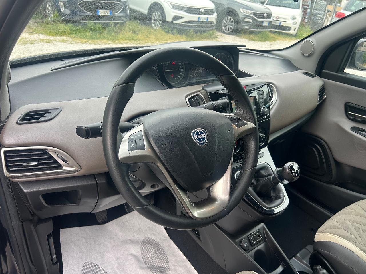 Lancia Ypsilon 1.2 5P *95000KM* NAVI Opening Edition