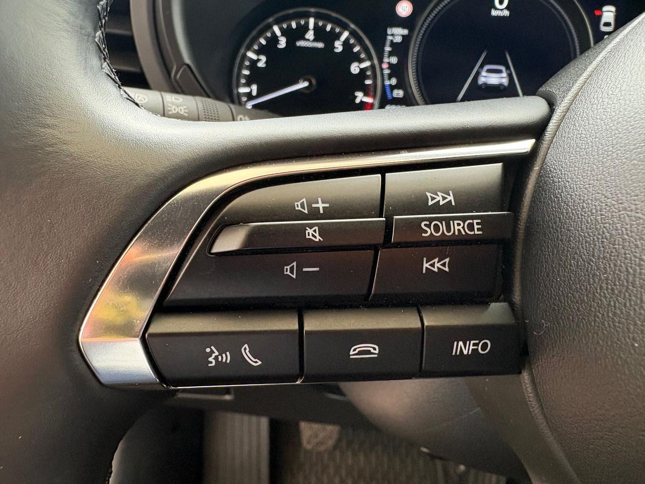 Mazda 3 Exclusive Line 2.0 E-SkyActiv-G MHE #10370