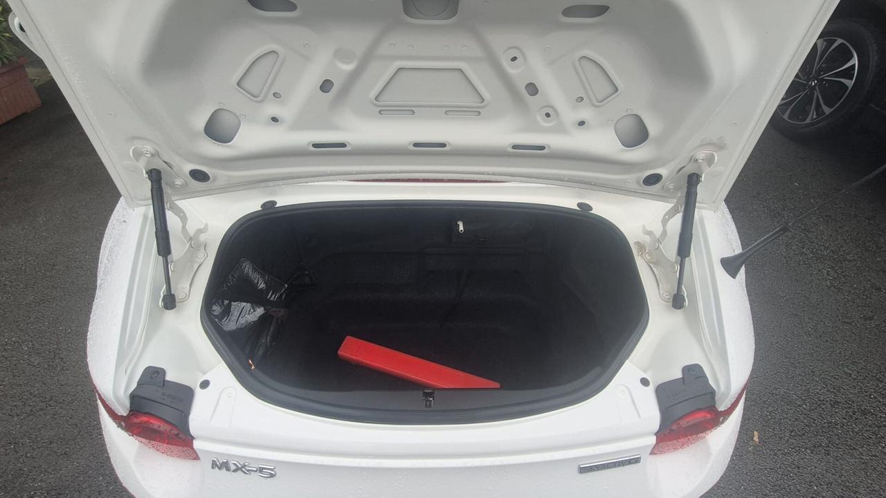 Mazda MX-5 1.5L Skyactiv-G Homura