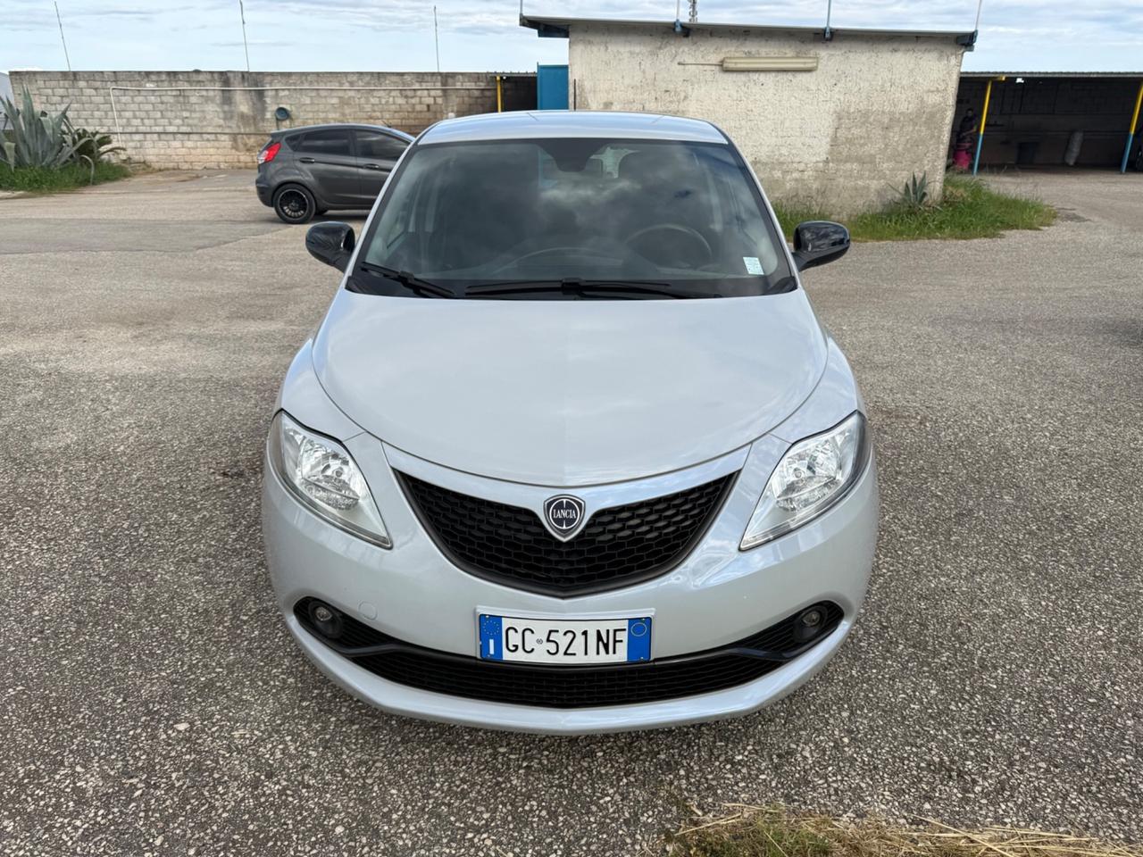 Lancia Ypsilon 1.2 69 CV 5 porte GPL Ecochic Silver