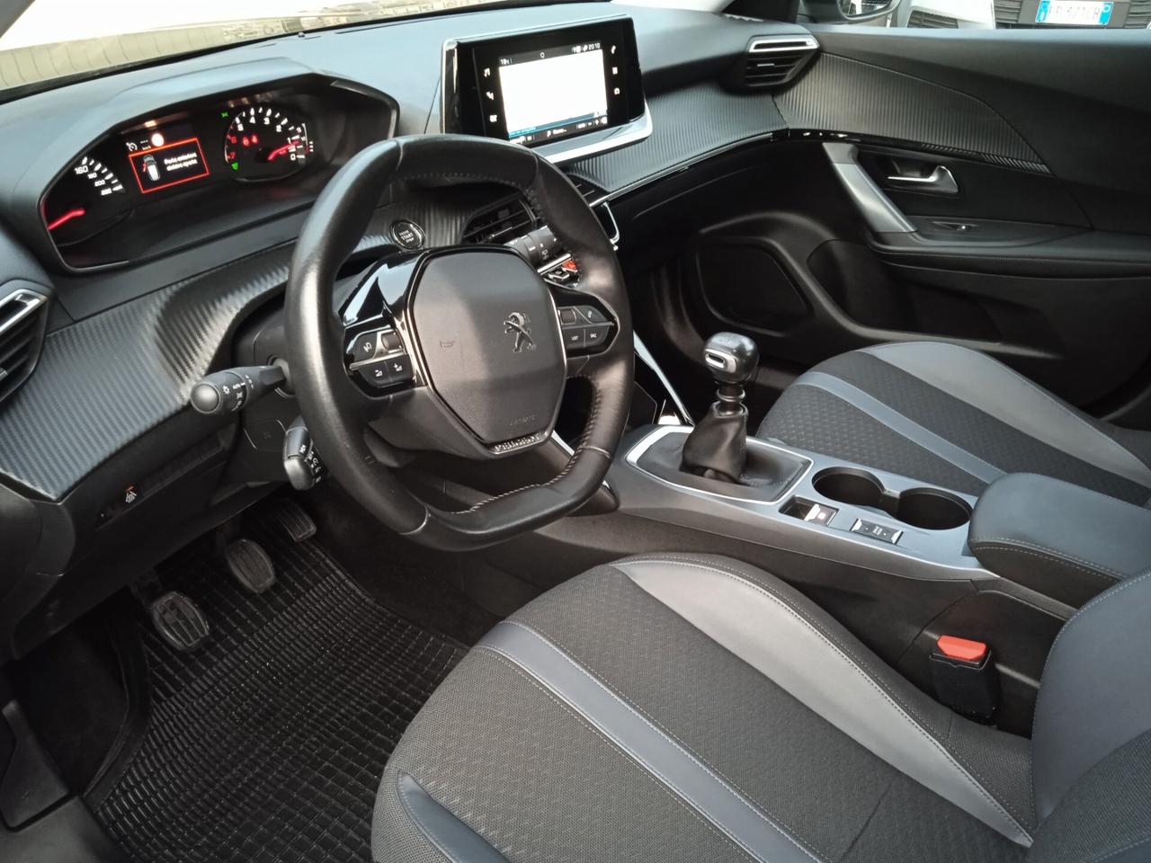 Peugeot 2008 BlueHDi 100 S&S Allure Navi Pack