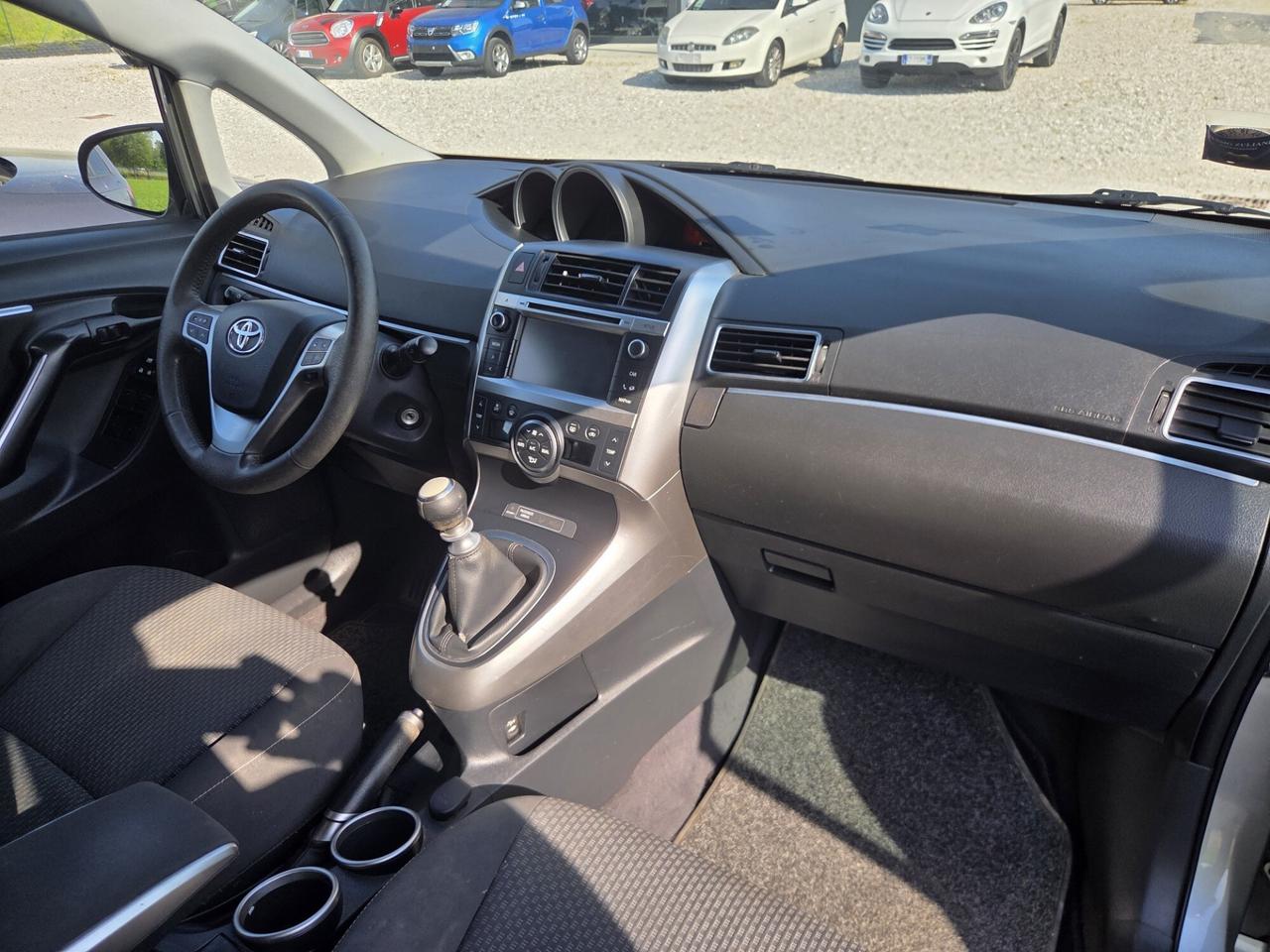 TOYOTA VERSO 7 POSTI BENZINA!!