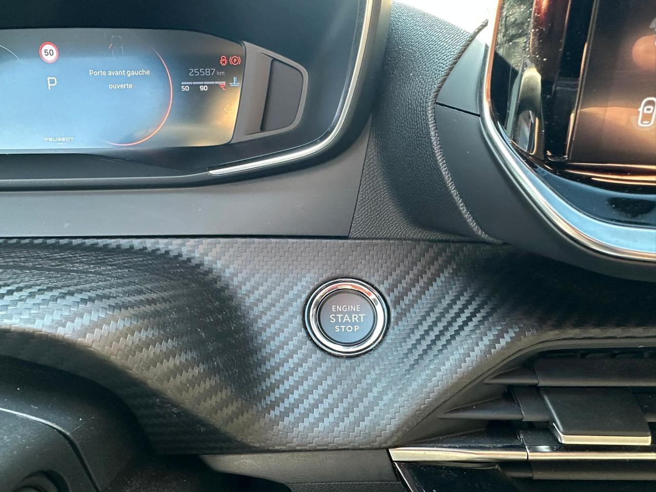 Peugeot 2008 Hybrid 145 e-DCS6 Allure