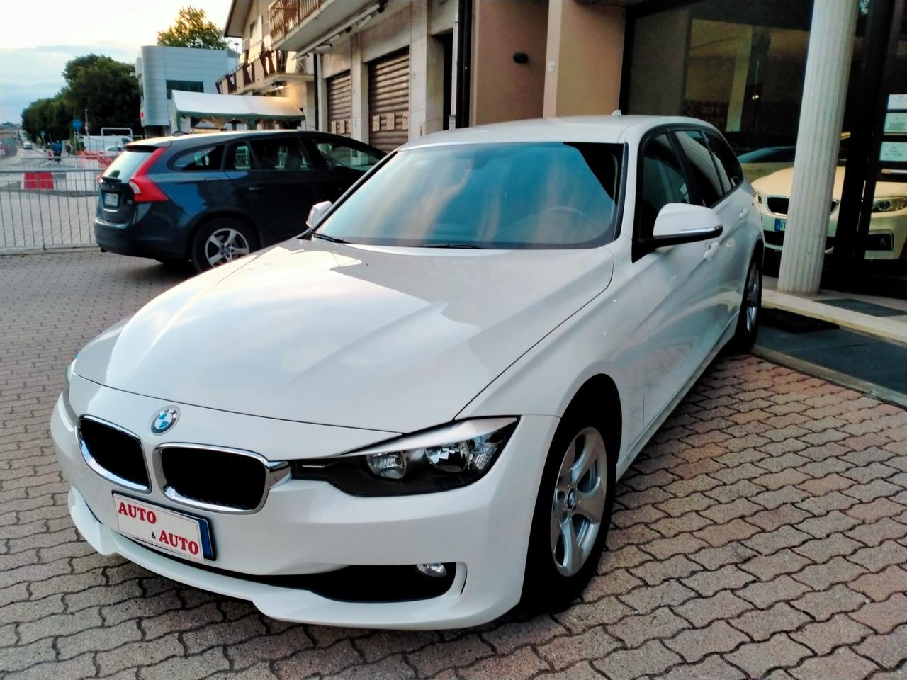 BMW 320 TOURING F31 EFF. DYNAMIC 163CV / PELLE TOTALE / VETRI PRIVACY / STEPTRONIC
