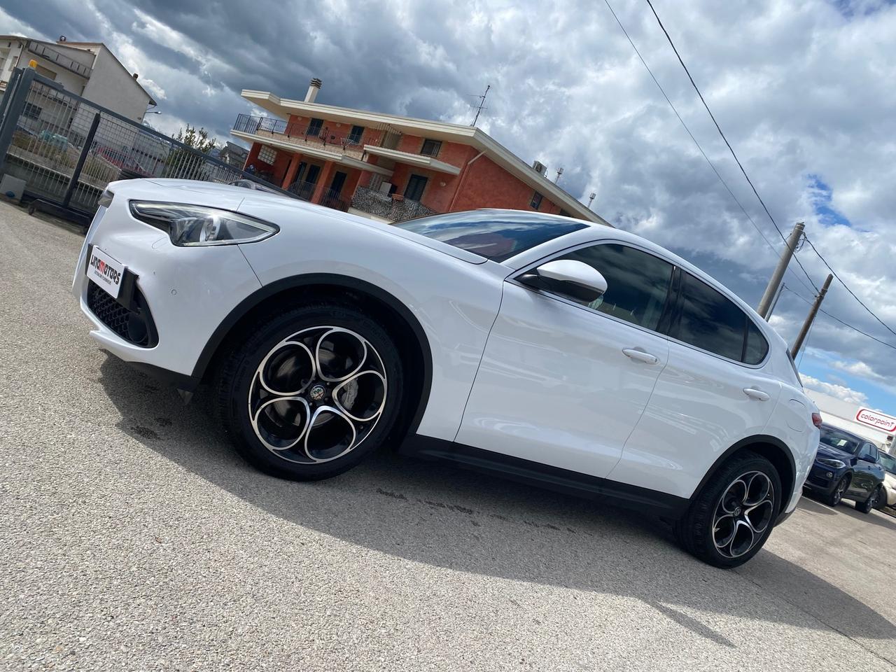 Alfa Romeo Stelvio 2.2 Turbodiesel 180 CV AT8 RWD Super