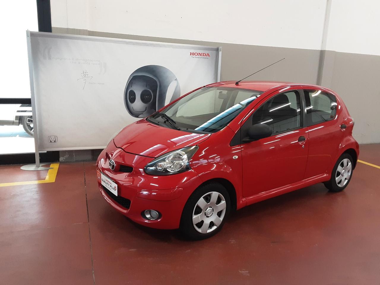 Toyota Aygo 1.0 12V VVT-i 5 porte Now Connect
