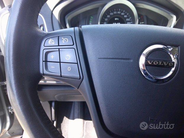 Volvo V40 Cross Country D2 120cv