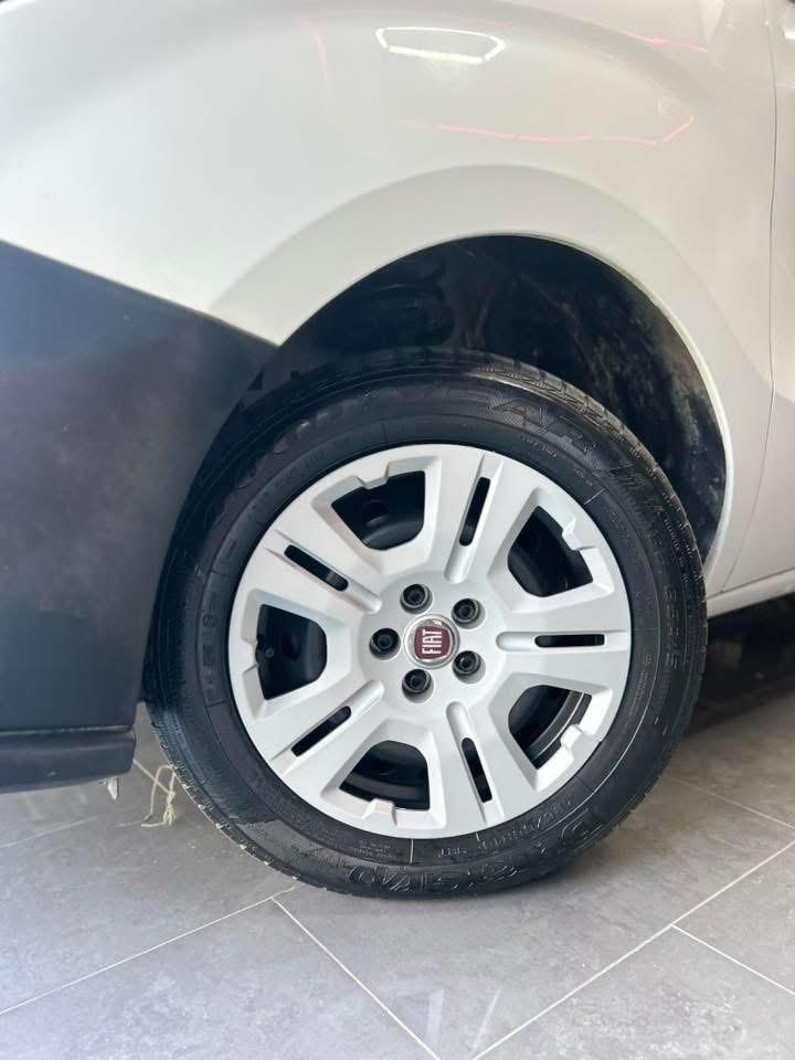 Fiat Doblo 1.3 Multijet 95 cv 2018 3 POSTI