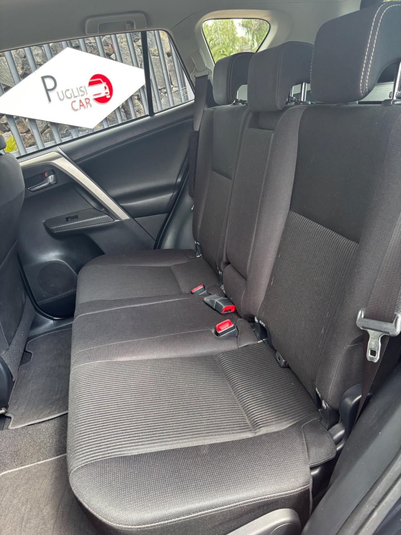 Toyota RAV 4 RAV4 2.0 D-4D 2WD Active 2015