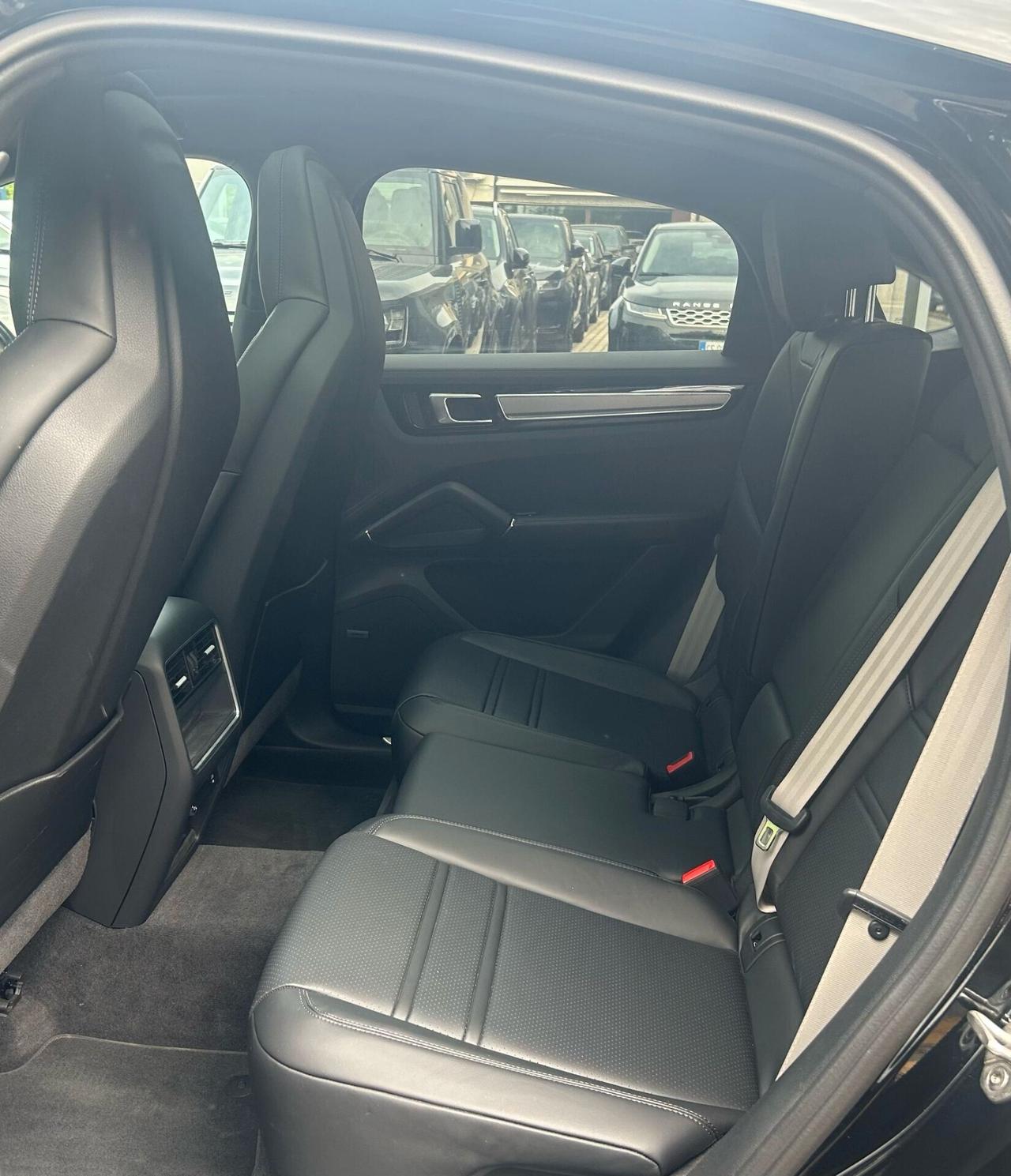Porsche Cayenne Coupé 3.0 V6 Platinum Edition
