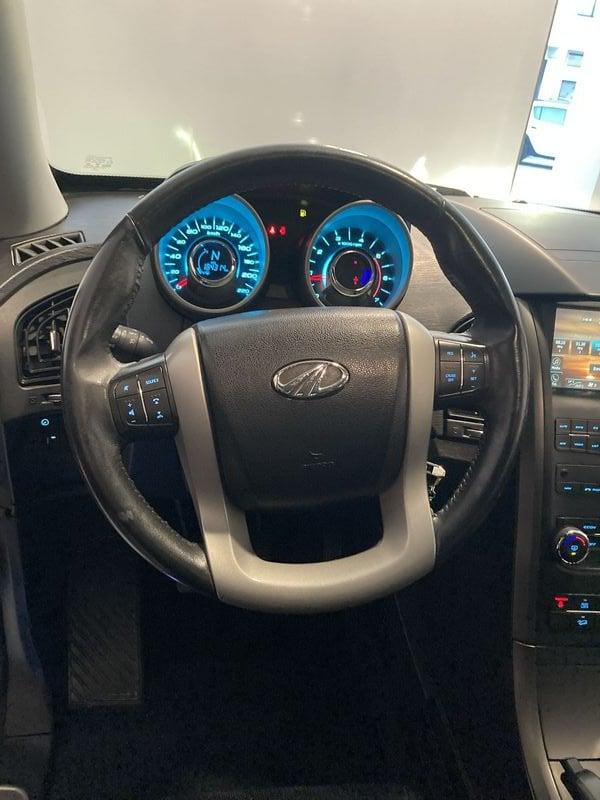 Mahindra XUV500 XUV500 2.2 16V FWD W8