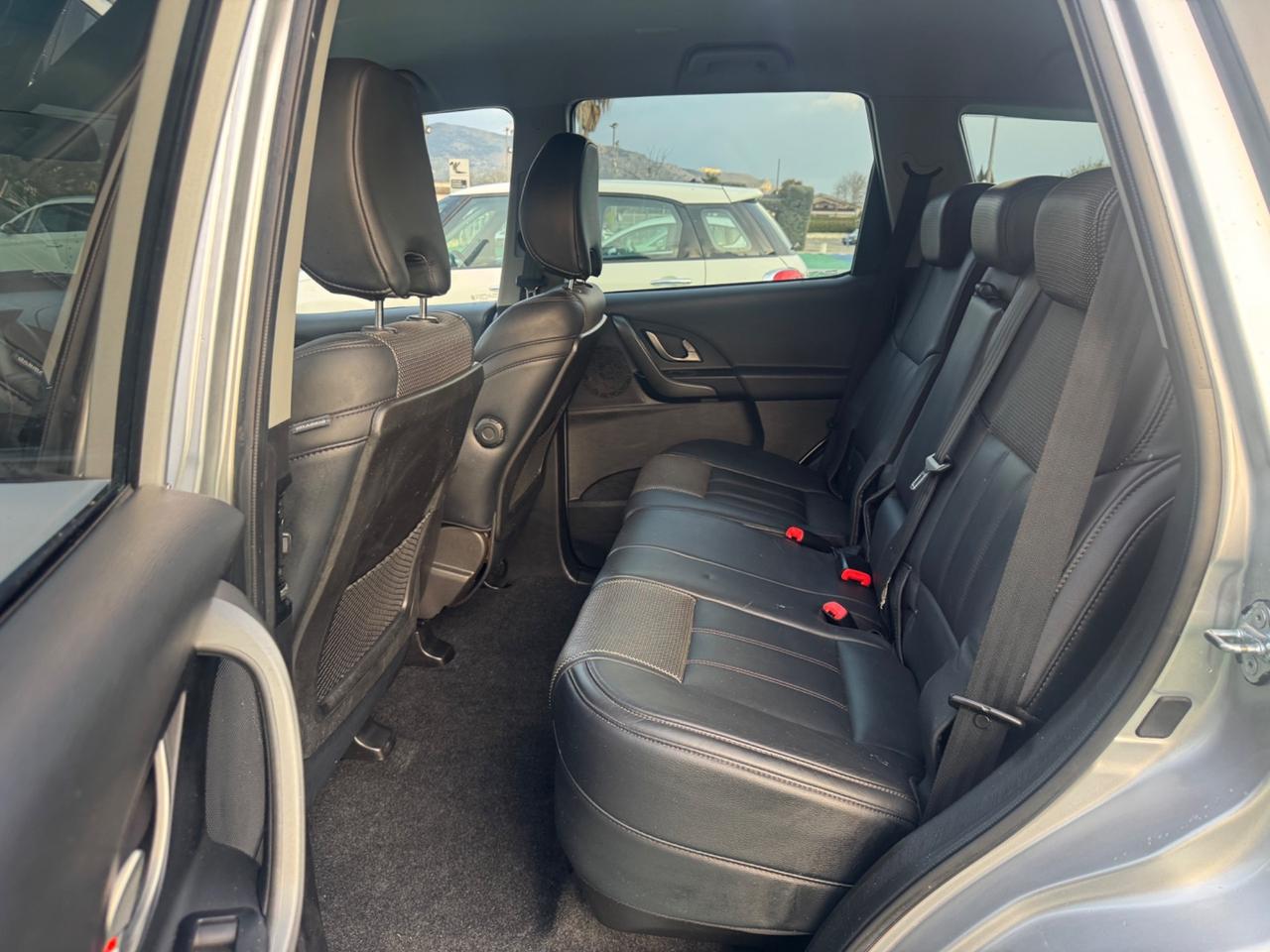 Mahindra XUV500 2.2 16V AWD W10