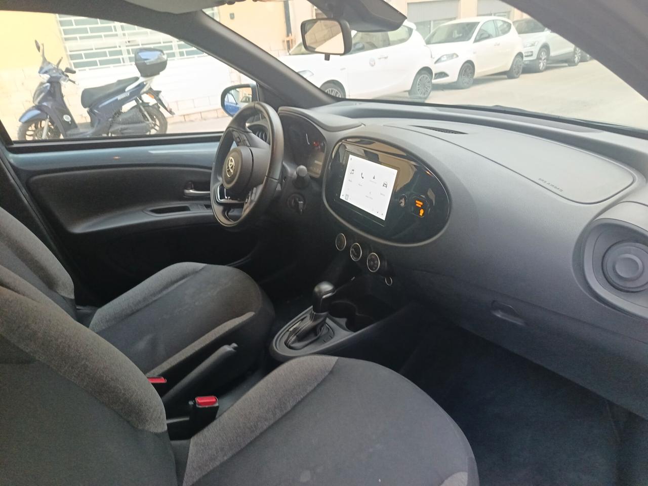 Toyota Aygo X 1.0-72 CV Active S-CVT Automatica