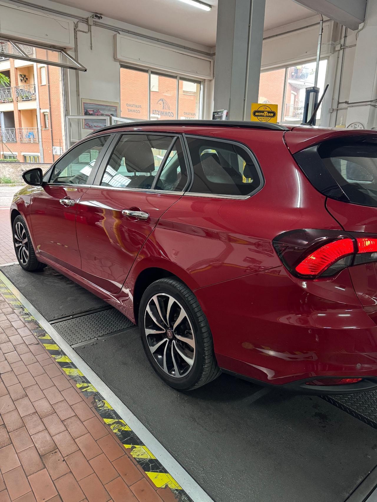Fiat Tipo 1.4 T-Jet 120CV GPL SW Lounge