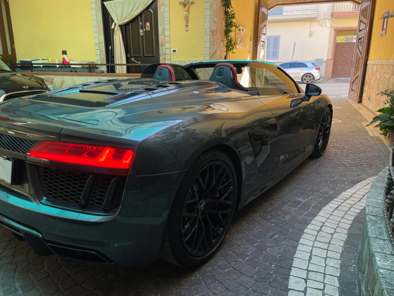 Audi R8 Spyder 5.2 FSI quattro S tronic,Bangolufsen,carbonio