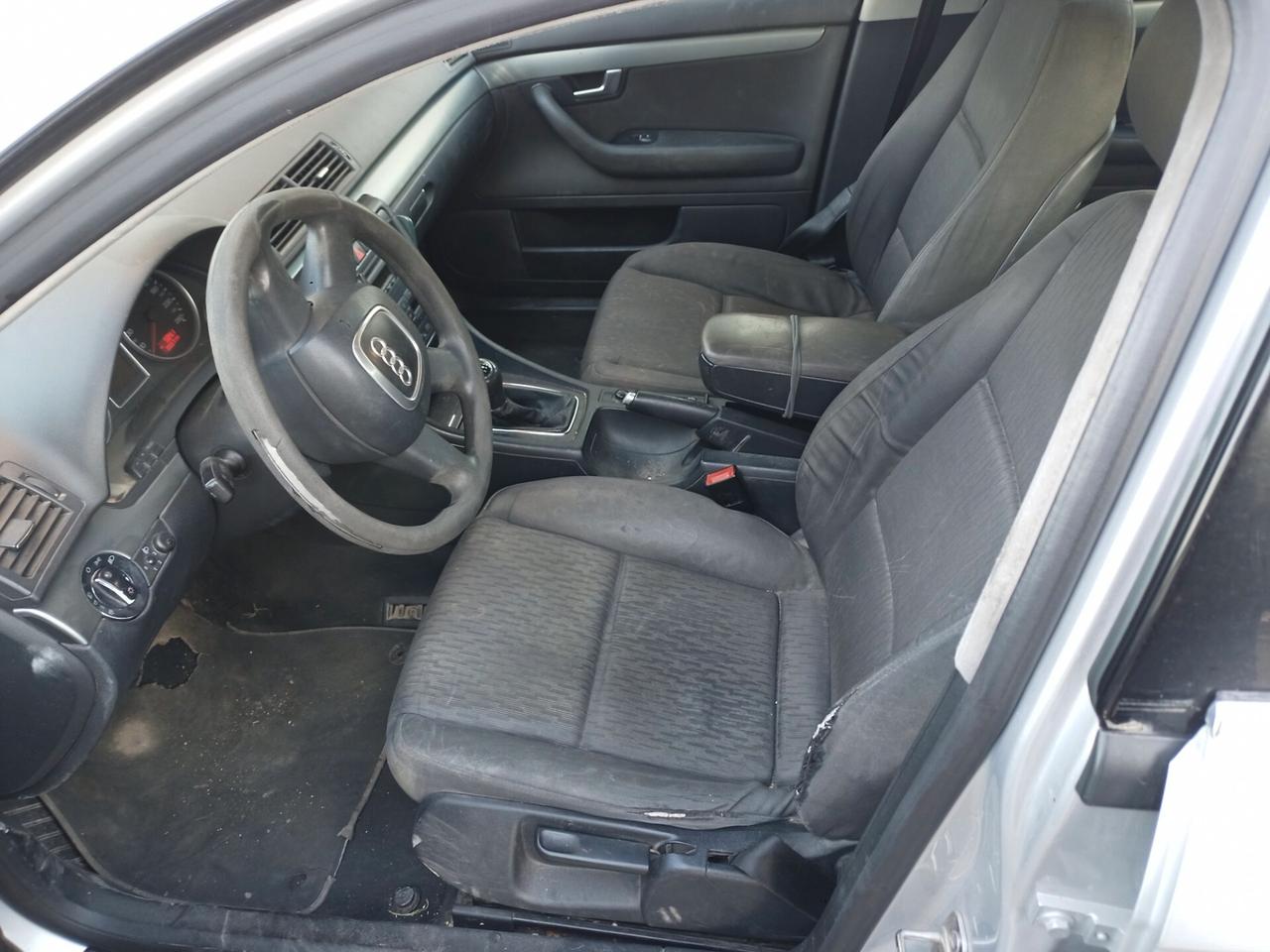 Audi A4 2.0 16V TDI sw (consuma acqua)
