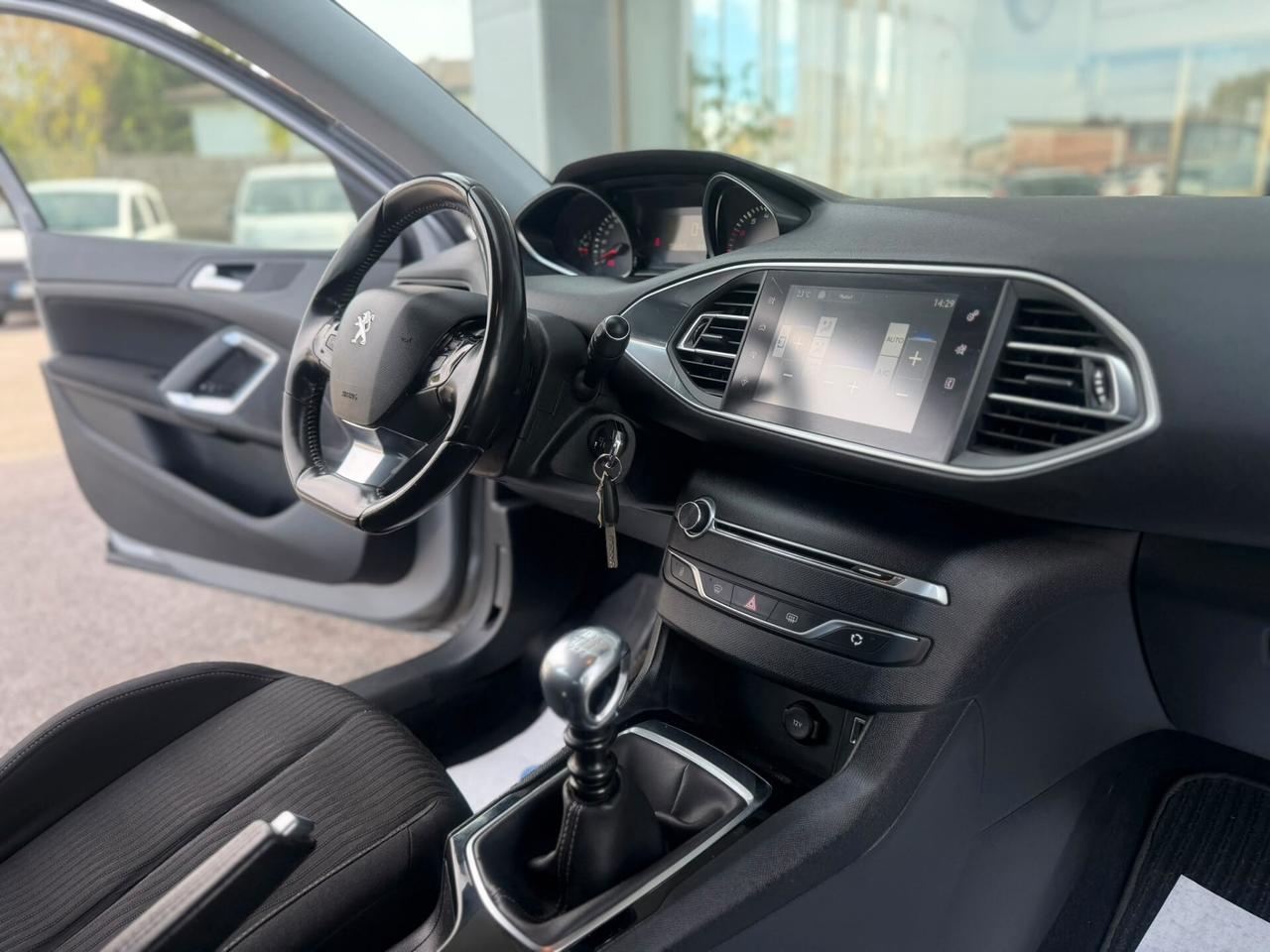 Peugeot 308 PureTech Turbo 130 S&S SW Allure