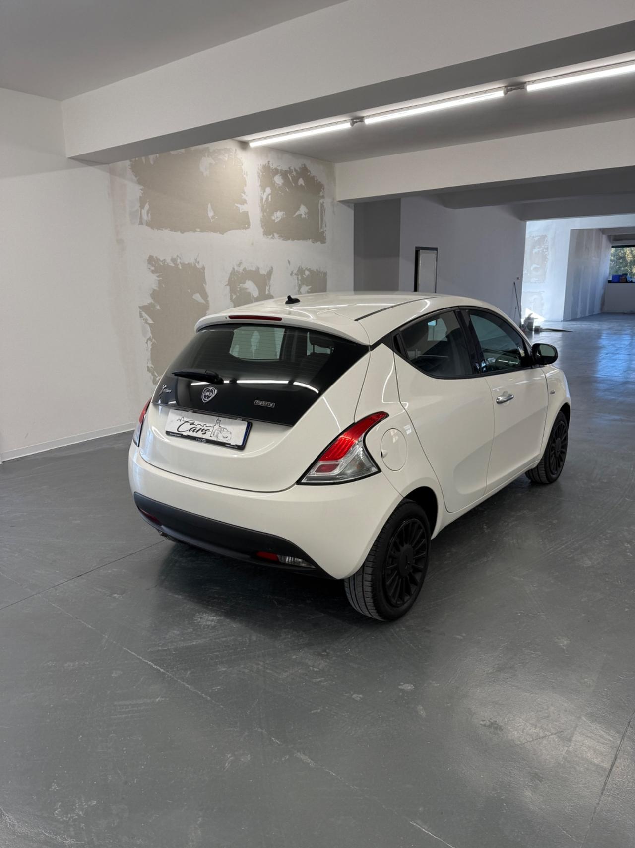 Lancia Ypsilon 1.0 FireFly 5 porte S&S Hybrid Ecochic Gold