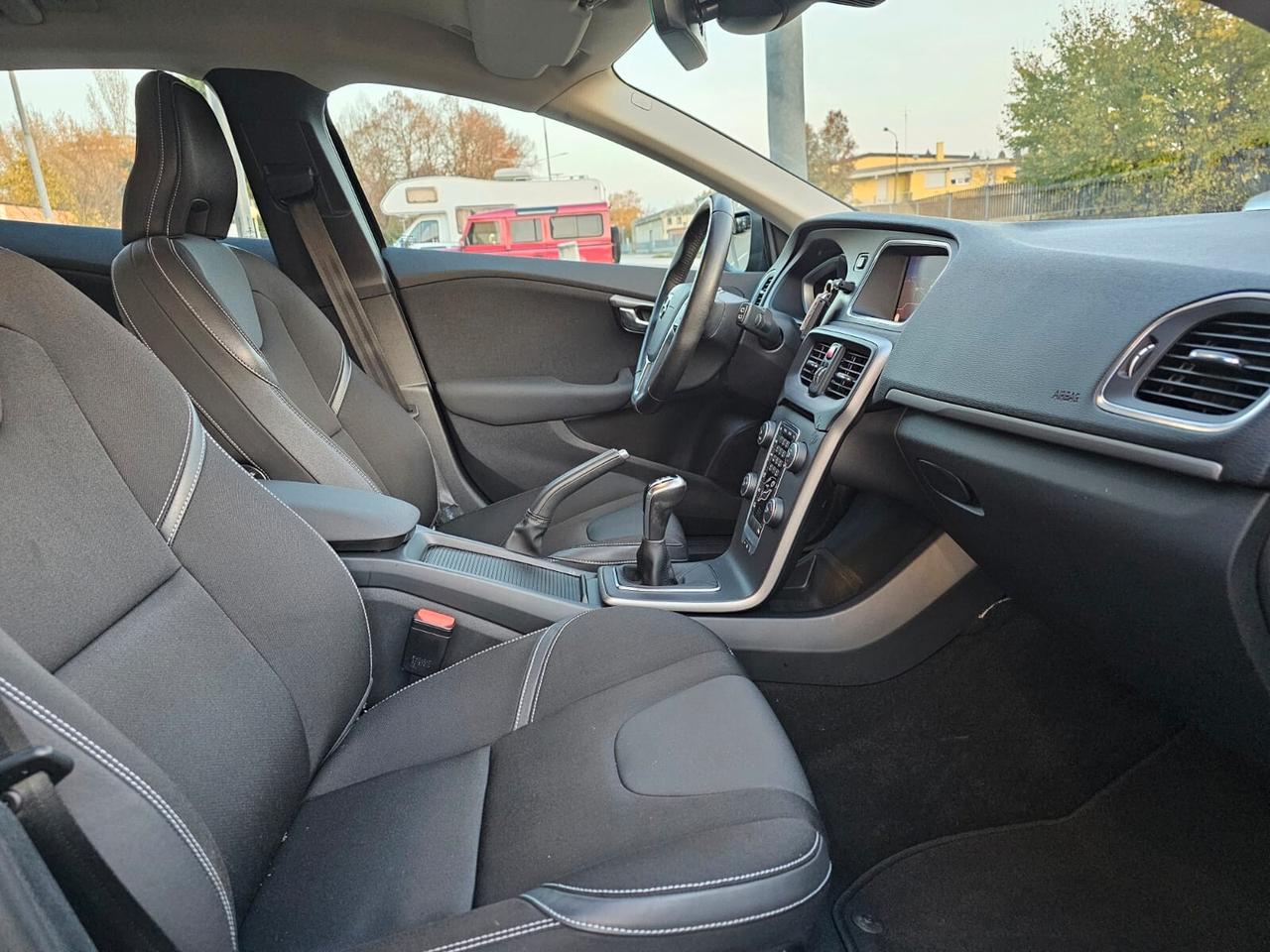 Volvo V40 2.0 D2 120cv Business Plus*Navi*Led*Pdc*Euro6*