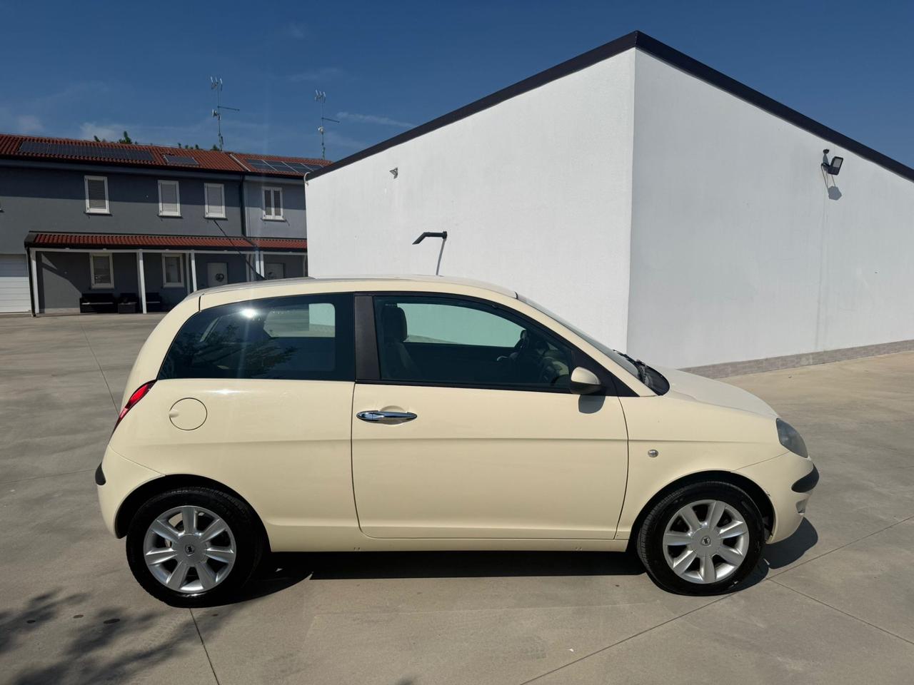 Lancia Ypsilon 1.2 16V Argento