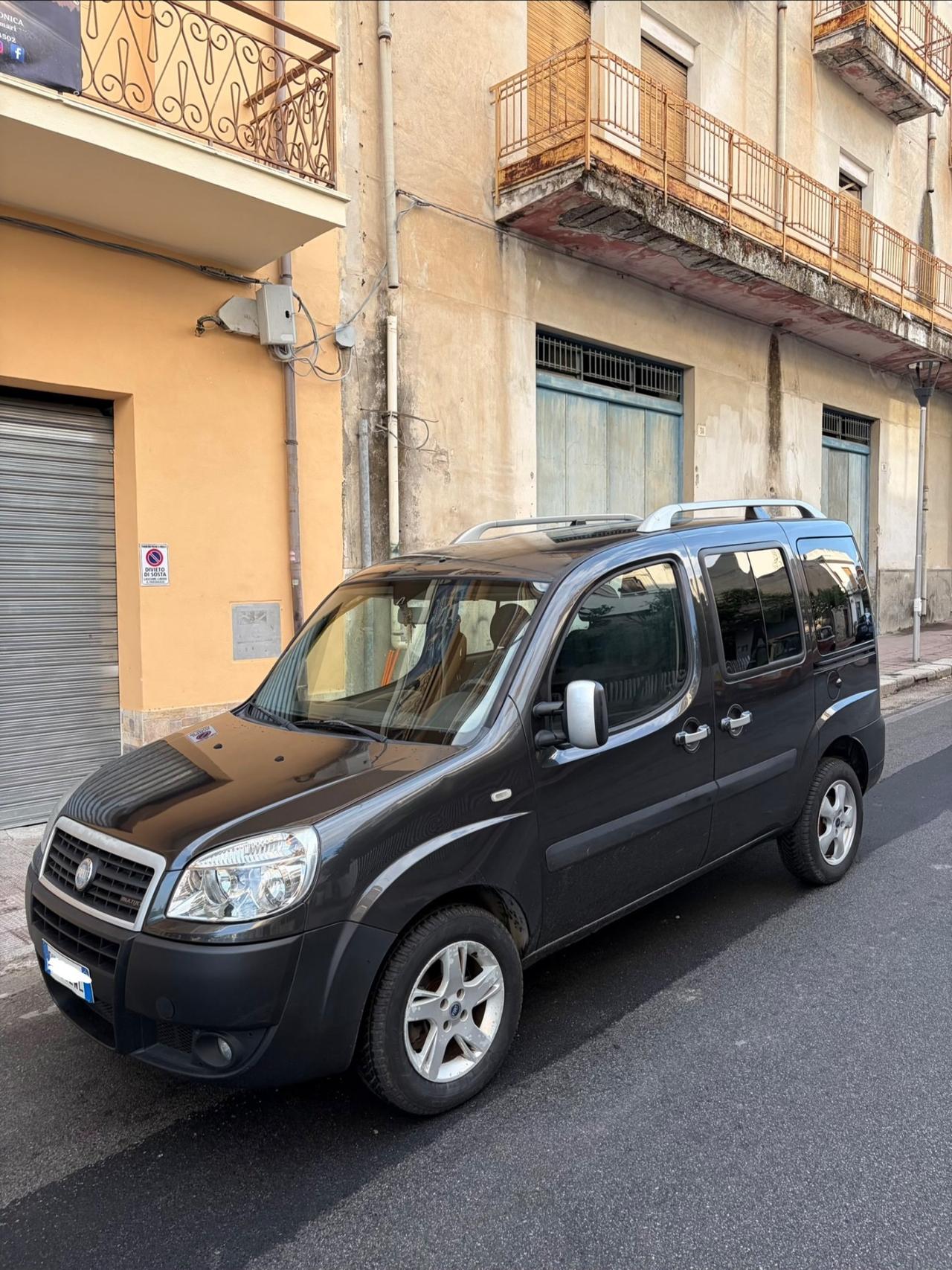 FIAT DOBLO 1.9 MJT 120CV EURO4 POCHI KM ENTRA LEGGI