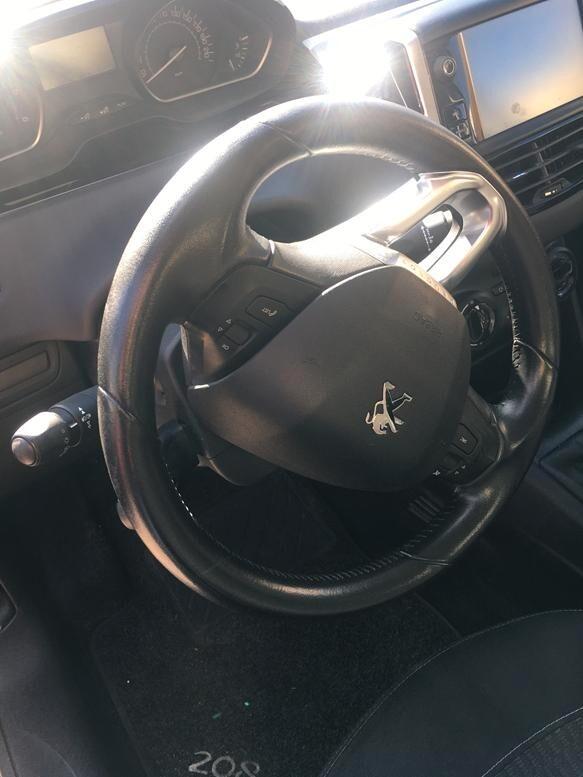 Peugeot 208 BlueHDi 75 5 porte Allure