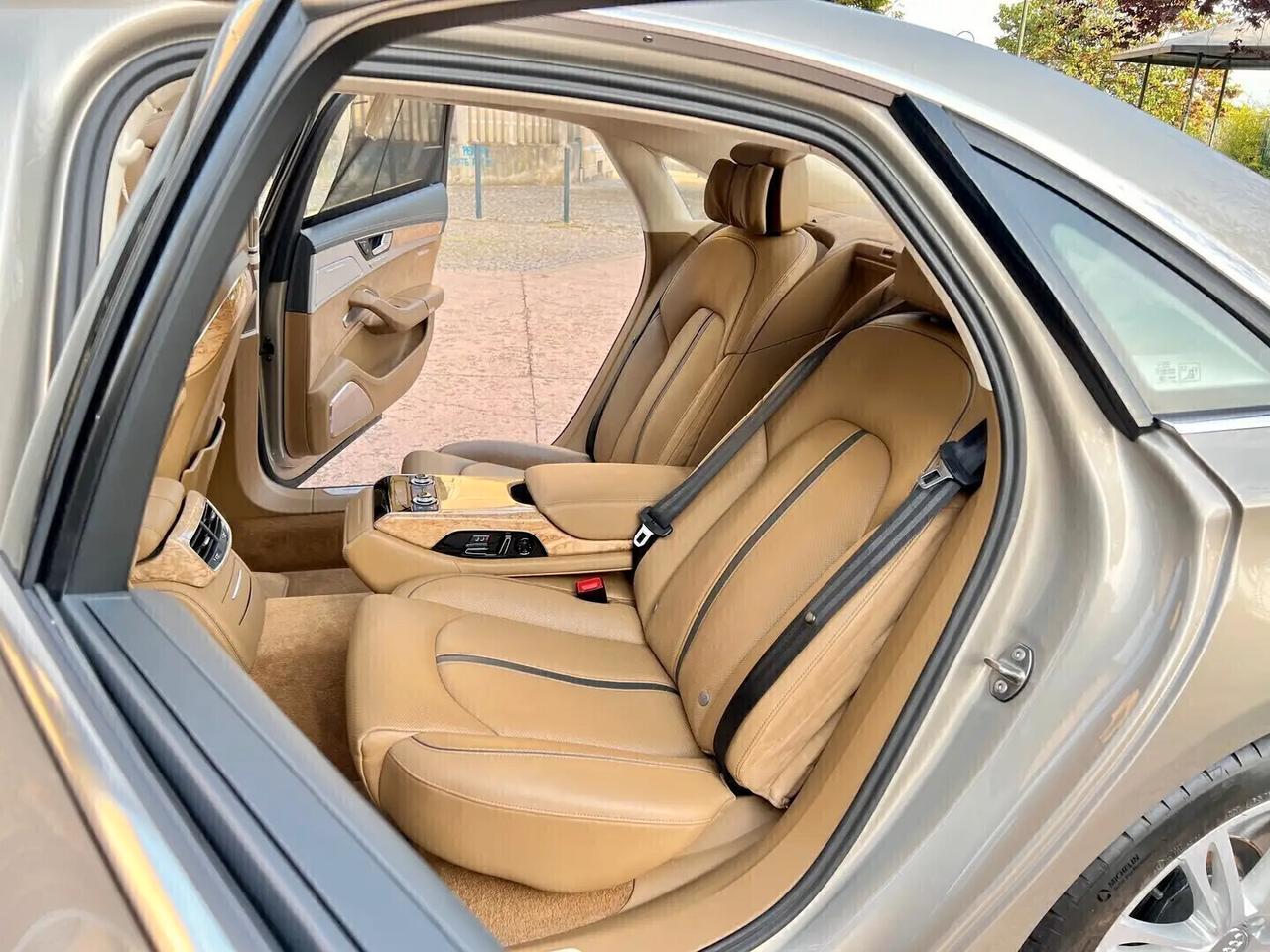 Audi A8 Lunga 6.3 W12 FSI 500cv Tiptornic8 Quattro