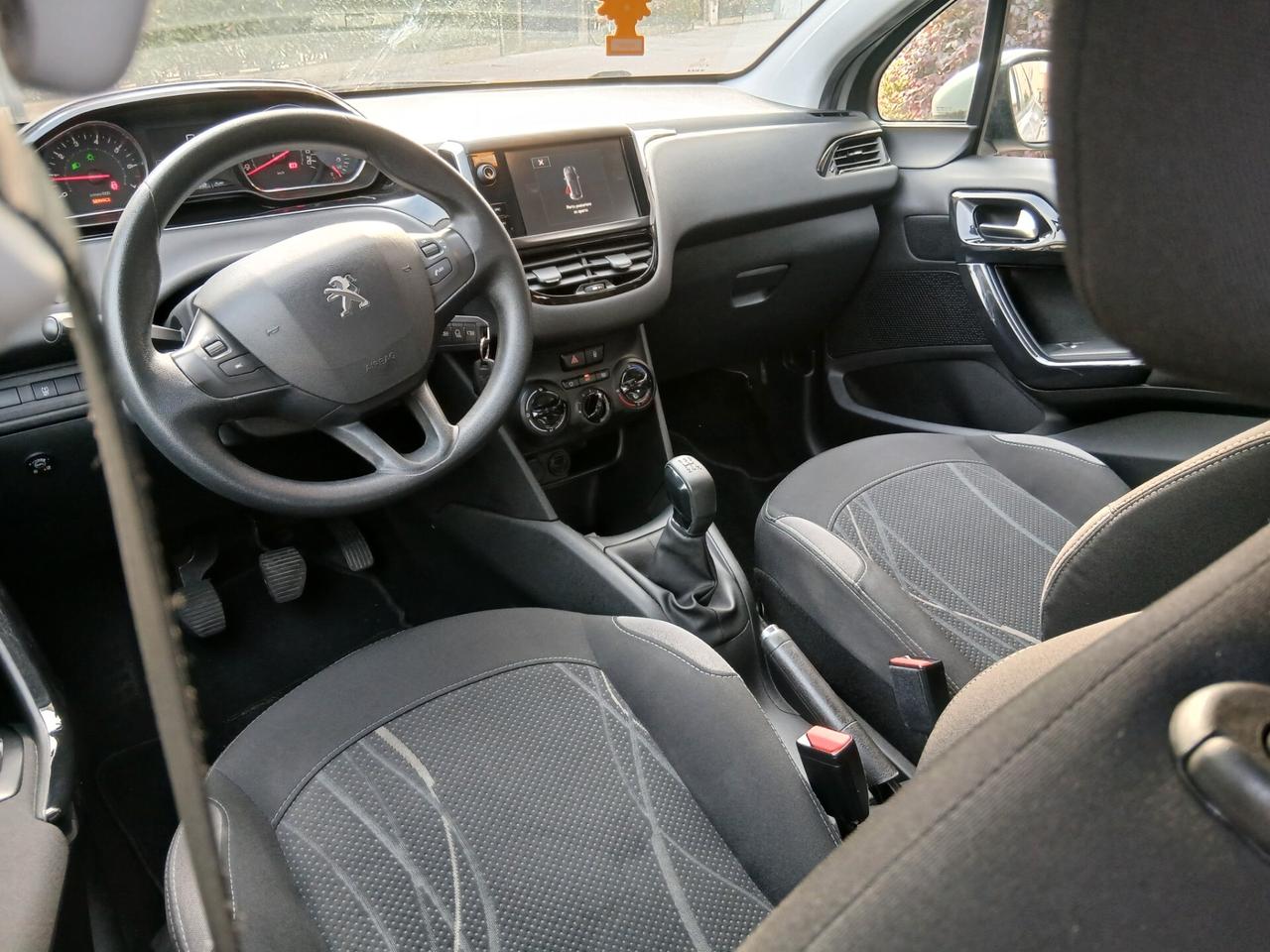 Peugeot 208 1.4 VTi 95 CV 5p. GPL Access tua a € 267 mese