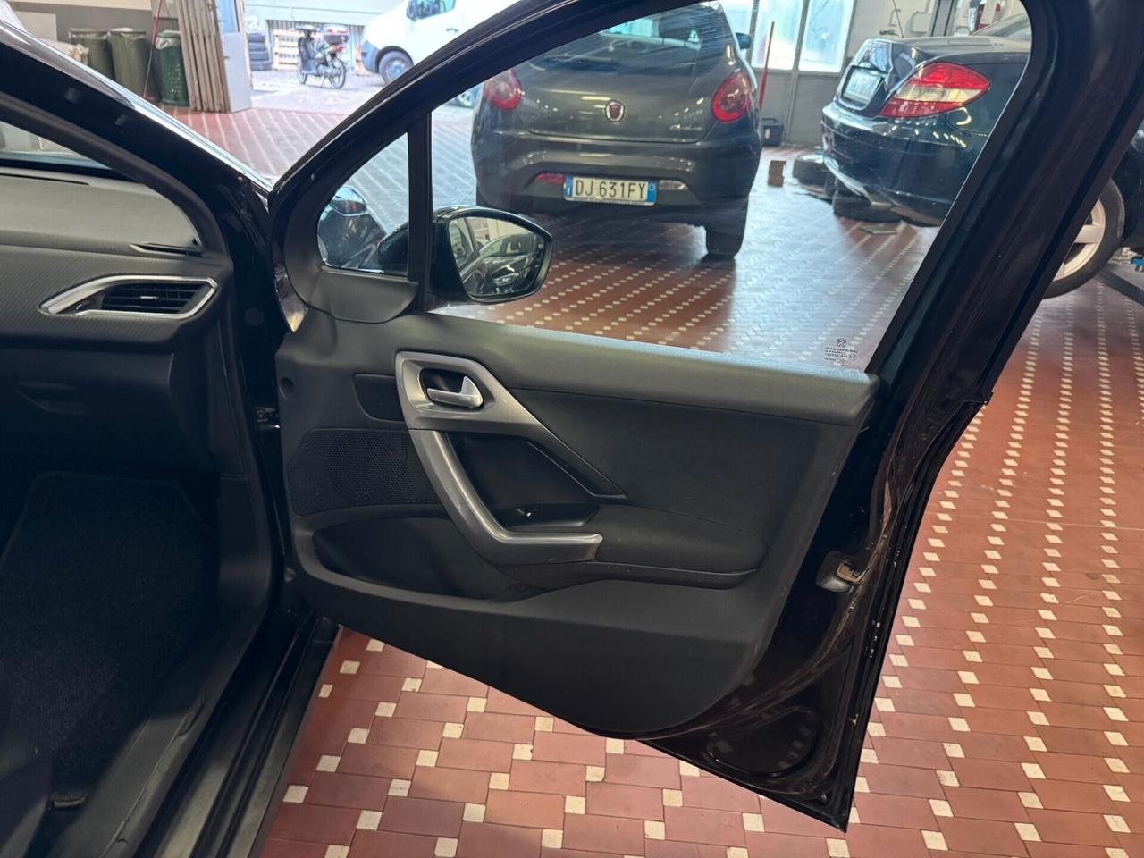 Peugeot 2008 PureTech 82 Active - IDEALE PER NEOPATENTATI