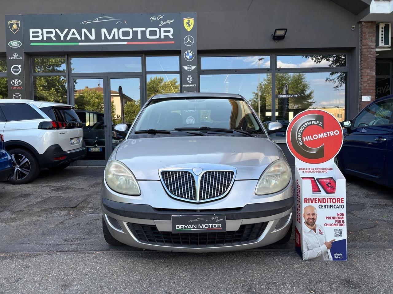 Lancia Ypsilon 1.2 16V Argento