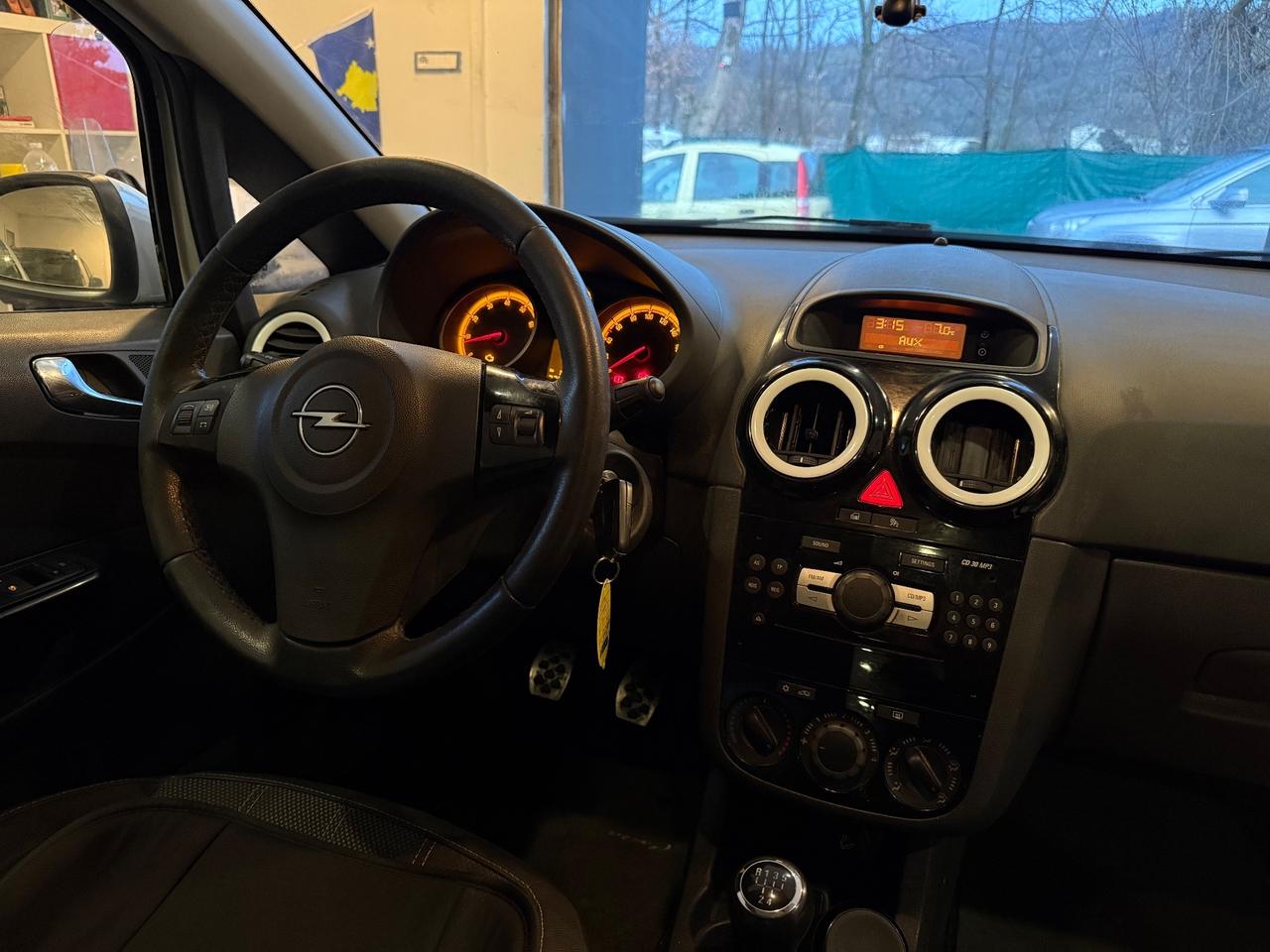 Opel Corsa 1.2 METANO BENZINA 2012