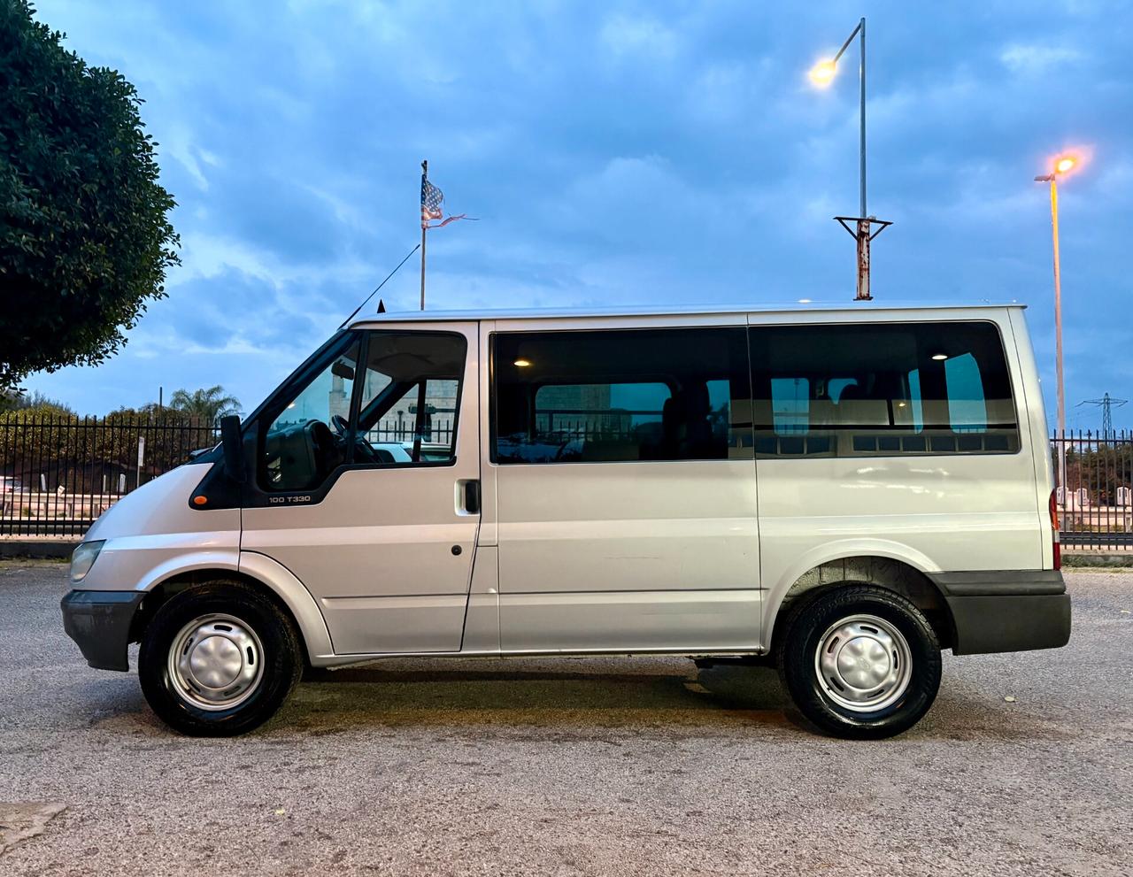 Ford Transit Tourneo 300 2.0 TDE 9 POSTI