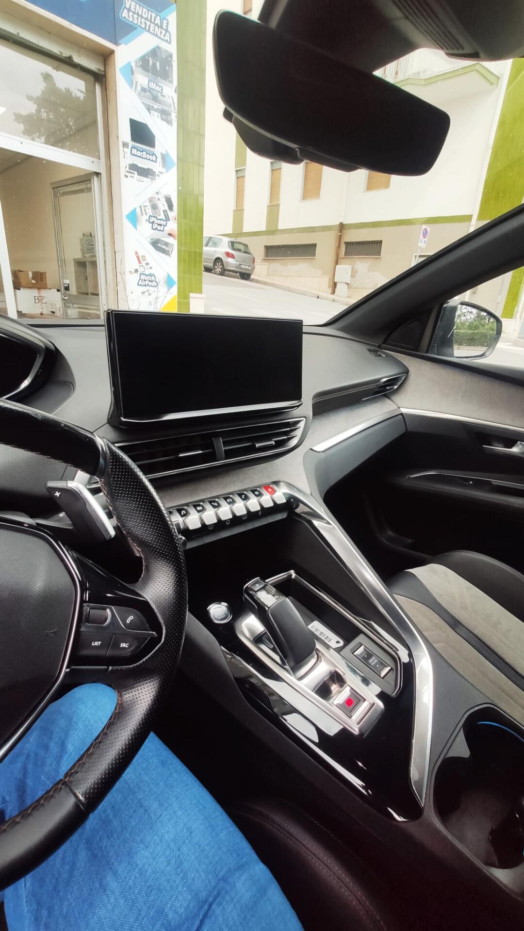 Peugeot 3008 Hybrid Plug-in 225 e-EAT8 133 kw allestimento GT in ottime condizioni