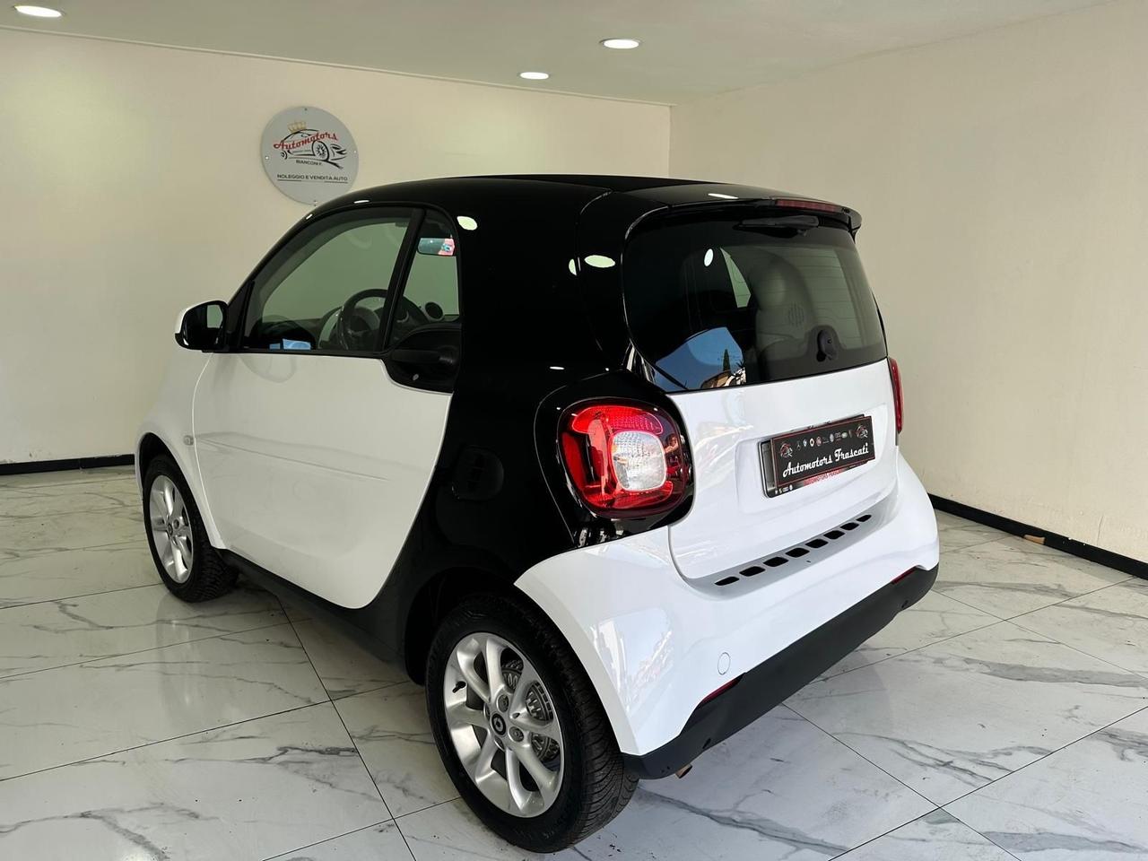 Smart ForTwo 70 1.0-AUTOM-NO VIMCOLO FINANZIAMENTO-2017