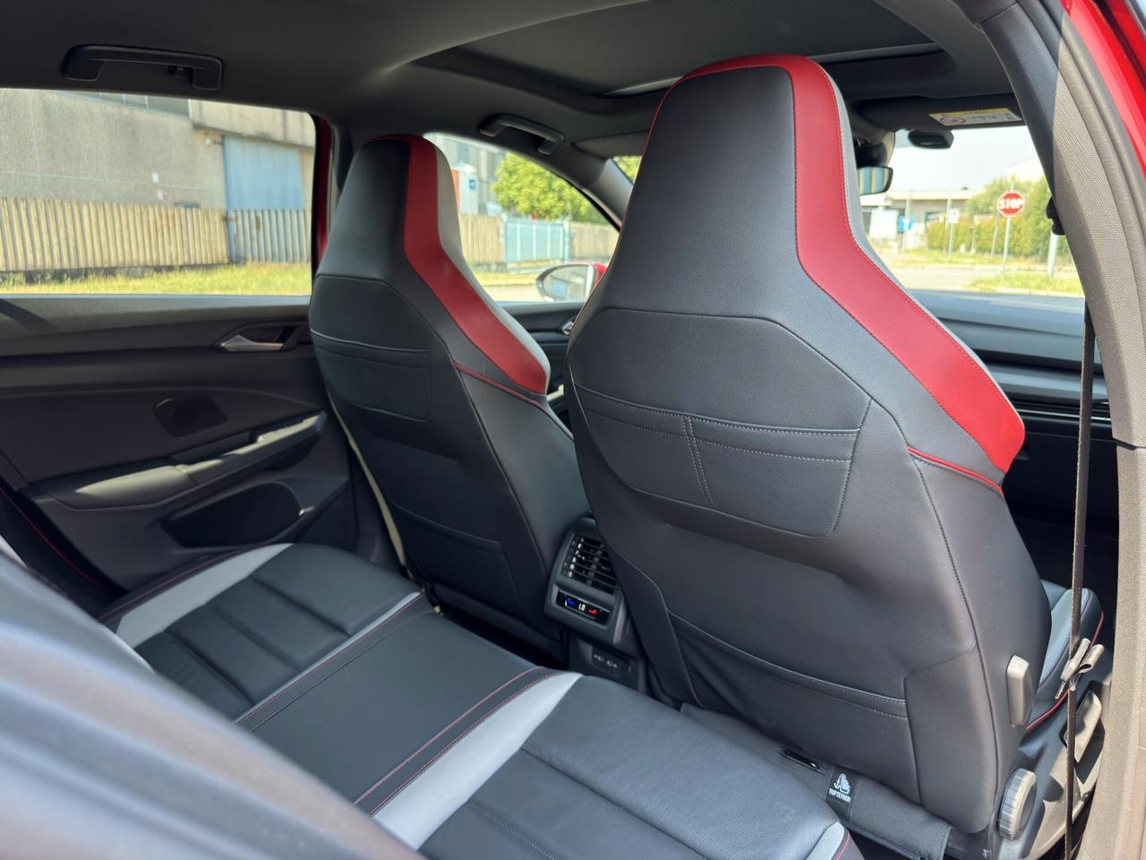 Volkswagen Golf GTI 2.0 TSI DSG