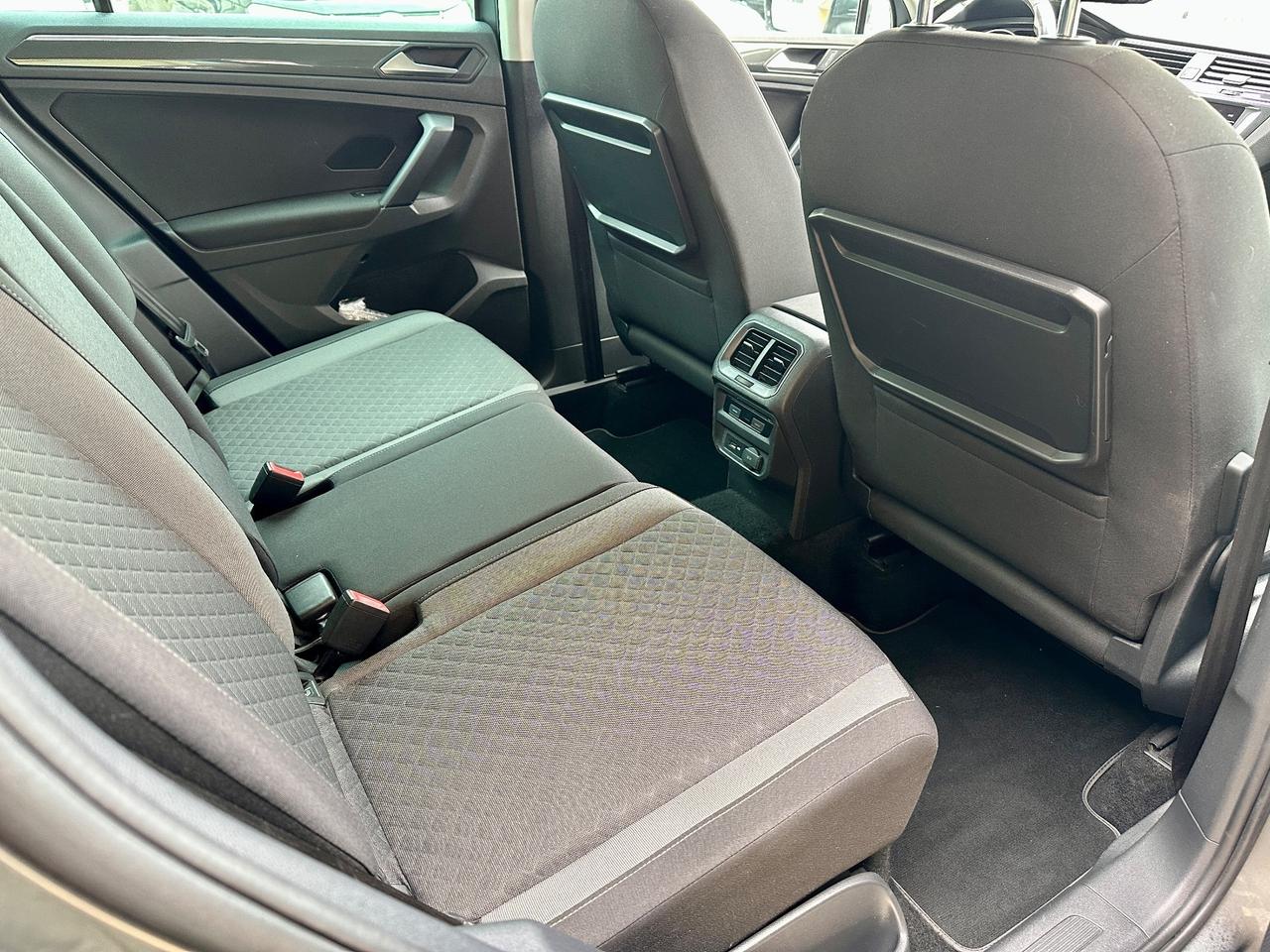 Volkswagen Tiguan 1.6 TDI R-LINE