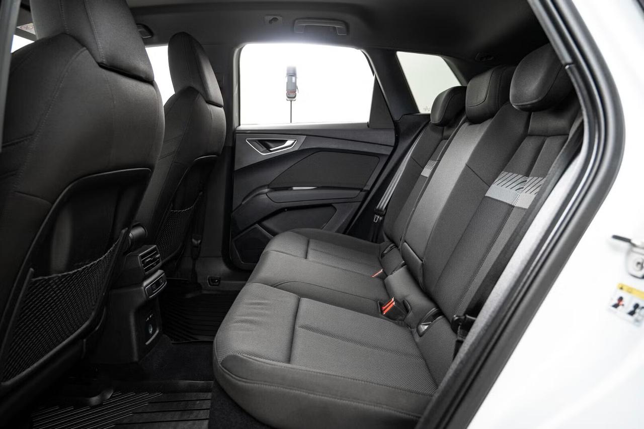 Audi Q4 e-tron 45 quattro Black Edition