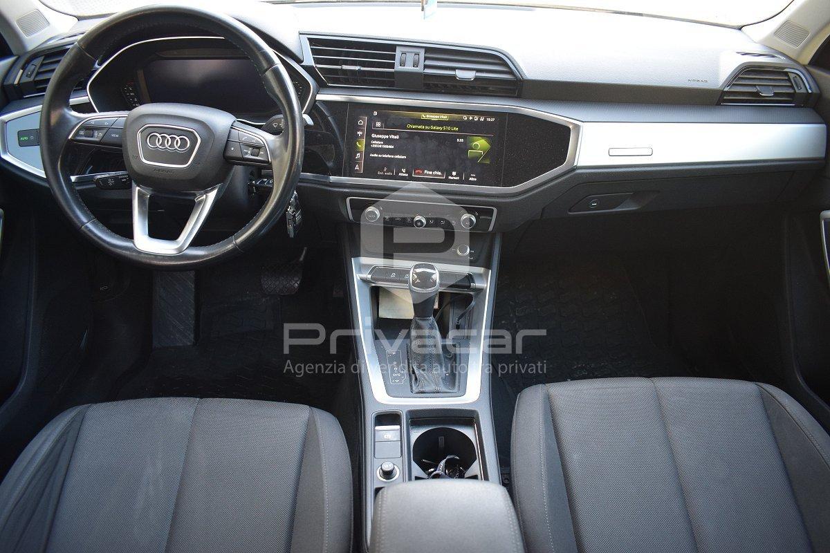 AUDI Q3 35 TDI S tronic Business