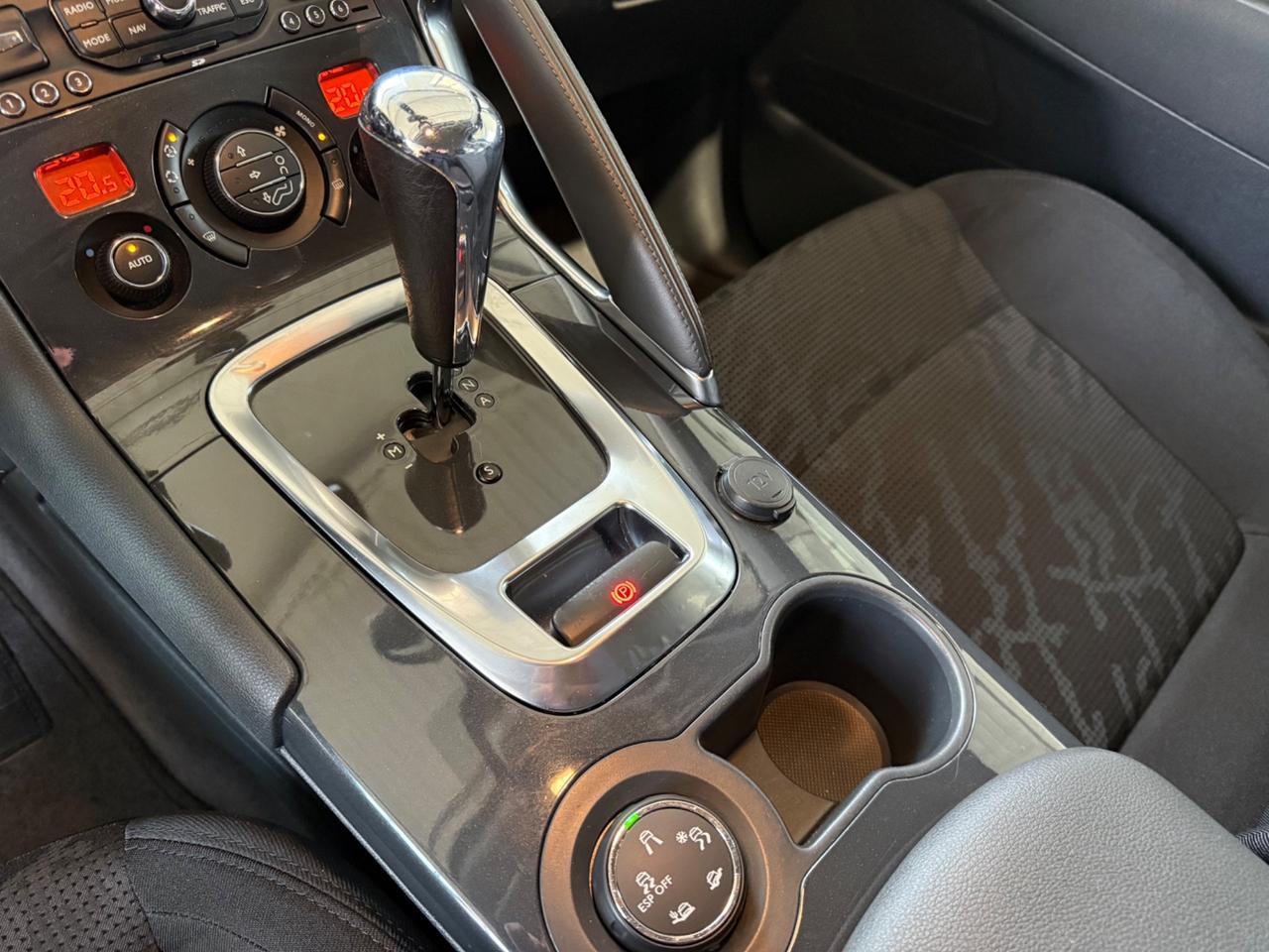 Peugeot 3008 1.6 e-HDi 112CV cambio robotizzato Stop&Start Allure